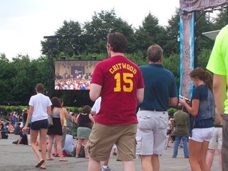 Illustration for article titled Look At These Fucking Hoopsters At Lollapalooza: Part Two
